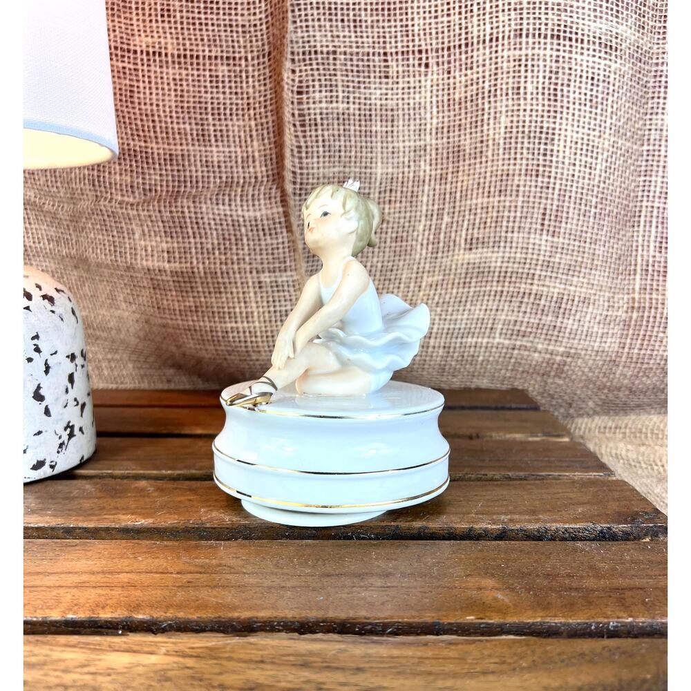 Vintage Schmid Porcelain Ballerina Spinning Musical Figurine~”Moonlight Sonata”